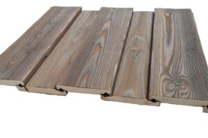 Takbrädor i trä. Bränd / borstad nordisk gran